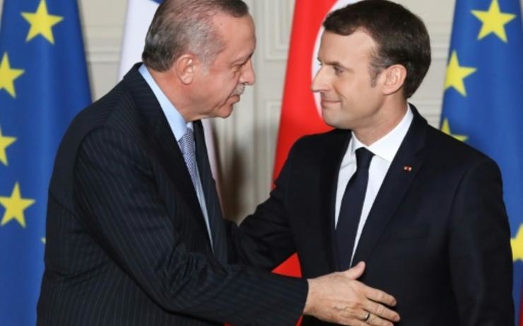 Le président français Emmanuel Macron a proposé vendredi au chef de l'Etat turc Recep Tayyip Erdogan un "partenariat" avec l'Union européenne "à défaut d'une adhésion", qu'Ankara est de toutes façons "fatigué" d'attendre.