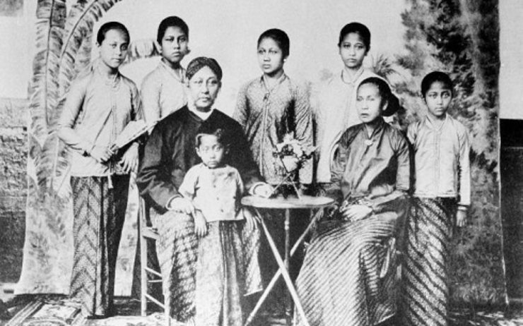 Ancienne photo de la famille Kartini