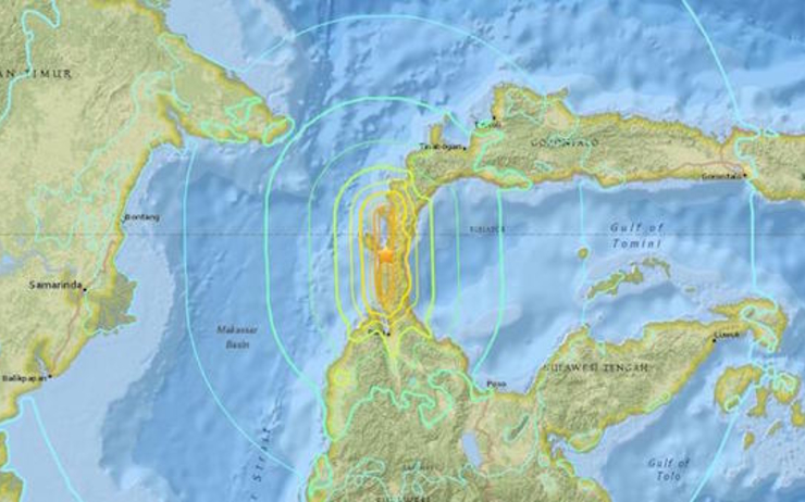 Tsunami indonesie bilan 834 morts