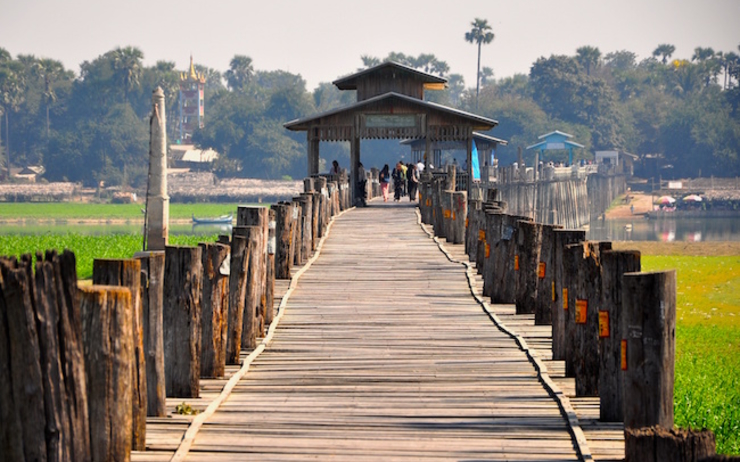 Au-delà du U Bein Bridge, linquiétante pollution du lac Taungthaman en Birmanie