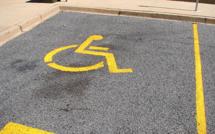 Disabled_parking_place