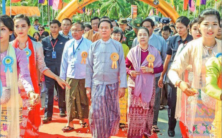 Le président inaugure le pont Shwethaungyan dans la région de l’Ayeyawady