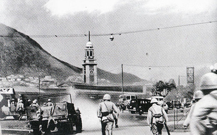 Japanese Army assault on Tsim Sha Tsui Station on 1941 Mainichi Newpaper, Japan