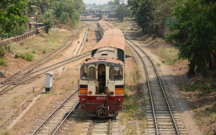 Un coup de jeune pour le train circulaire de Yangon en Birmanie