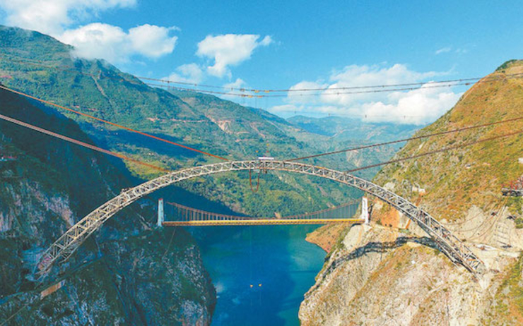 Un pont à record pour le corridor ferroviaire Chine-Birmanie