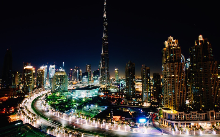 Dubai-EAU-nouveau-super-gratte-ciel