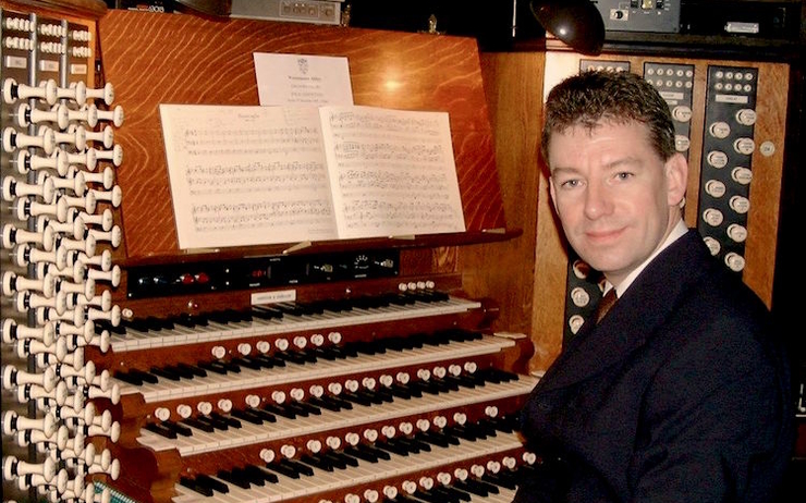 Dubai-EAU-visite-pape-François-organiste-Paul-Griffiths