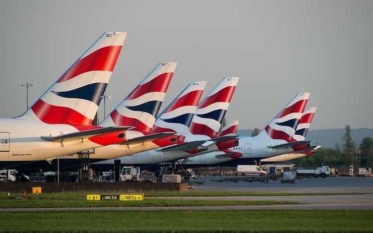 Sadiq Khan maire de Londres porte plainte contre extension aéroport de Heathrow 