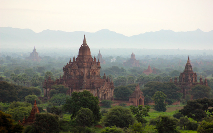 Baisse des tarifs pour les réalisateurs et photographes à Bagan en Birmanie