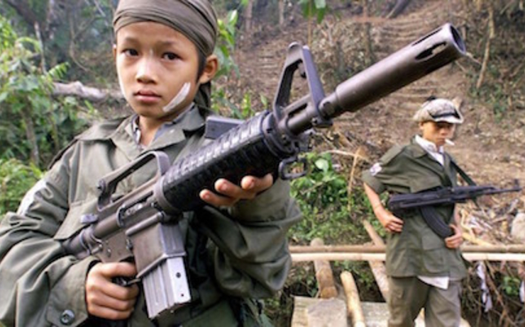 Des enfants soldats libérés par l’armée en Birmanie
