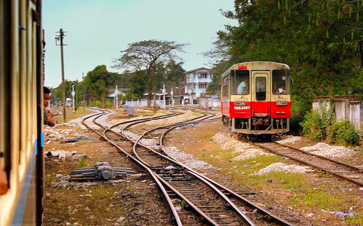 Plus de trains pour Thingyan en Birmanie