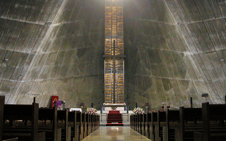 cathedrale-sainte-marie-tokyo-interieur