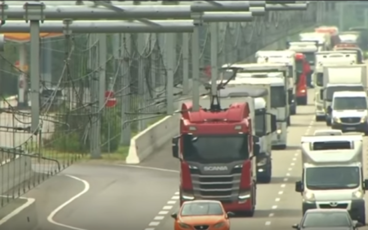 Allemagne Francfort innovation e-autoroute e-highway caténaires polliution camion environnement Siemens 