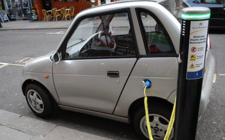 voitures électriques Londres Royaume-Uni pollution air environnement Sadiq Khan révolution électrique