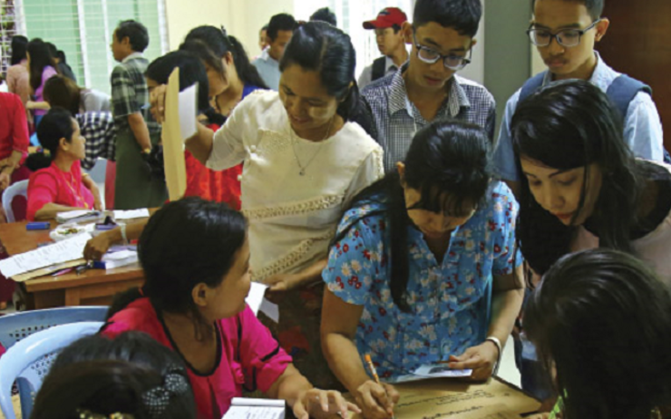 Inscription des etudiants a l'universite en Birmanie