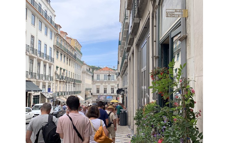 Lisbonne : rua Garrett, des boutiques avec une histoire