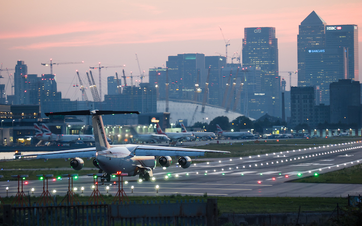 aéroport extinction rebellion Hong Kong bloquage Londres 