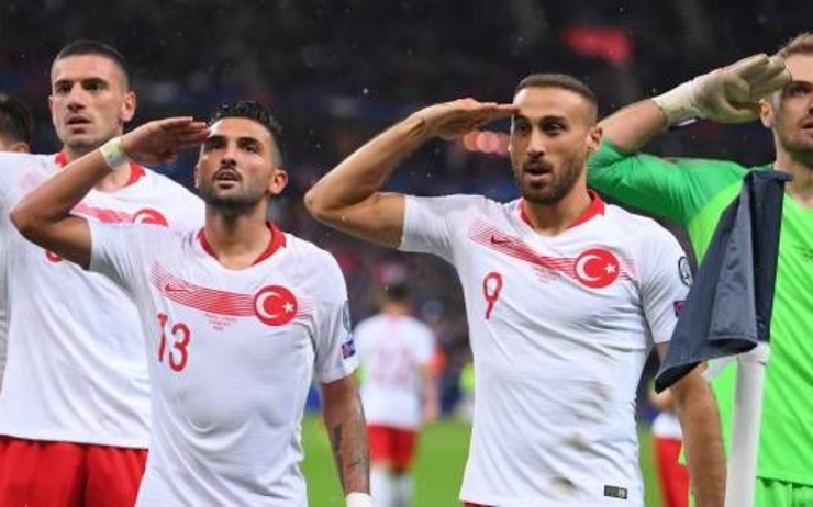 saluts militaires france turquie football equipe uefa erdogan sanction