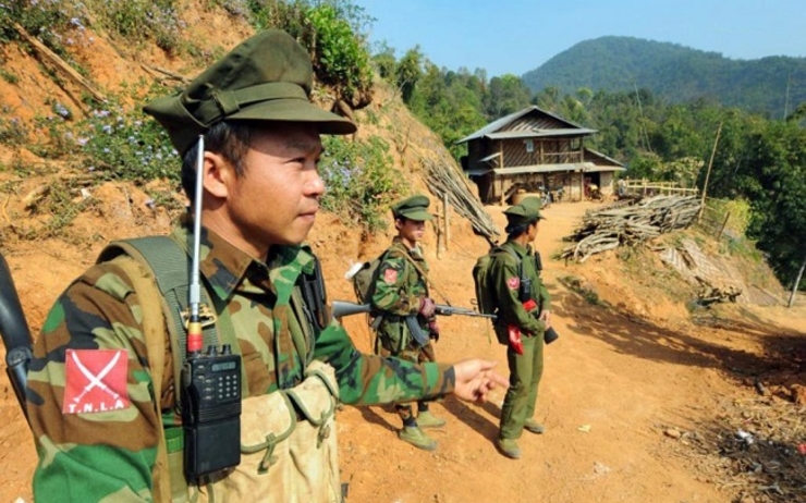 Certains mouvements armés ethniques n'hésitent pas à recruter de très jeunes soldats... Ici, l’Armée ta’ang de libération nationale en Birmanie