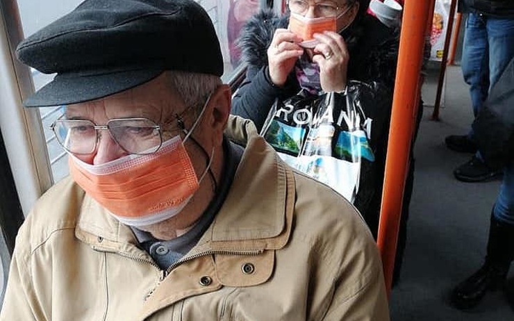 masque pour prevenir de la grippe en roumanie dans les transports