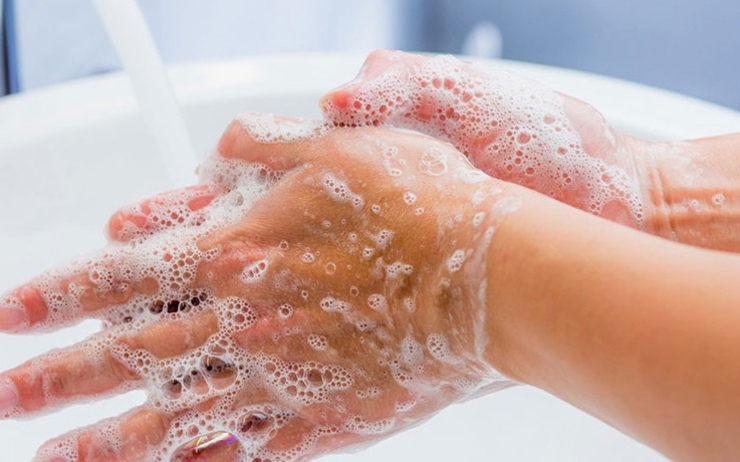 mains sèches savon