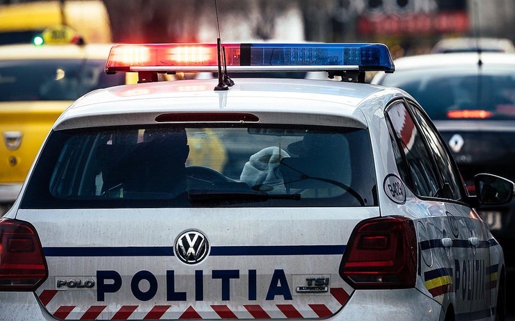 police_car_-_photo_politia_romana_on_fb