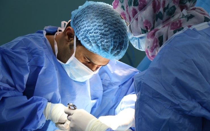  La DHA lève partiellement l’interdiction des chirurgies électives