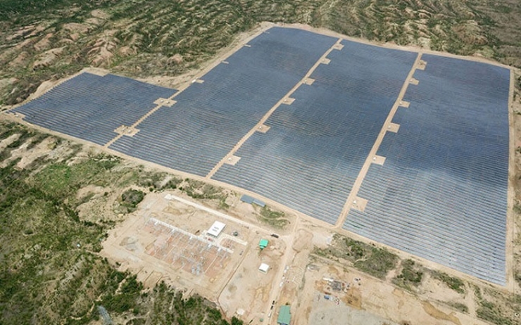 La centrale solaire de Minbu en BIrmanie