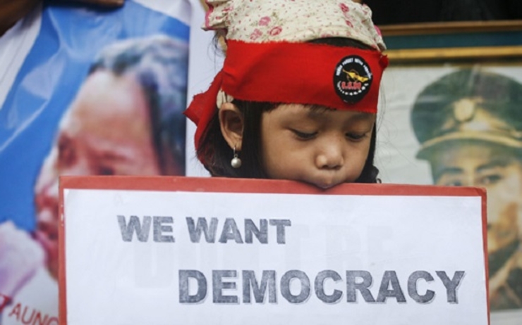 démocratie birmanie