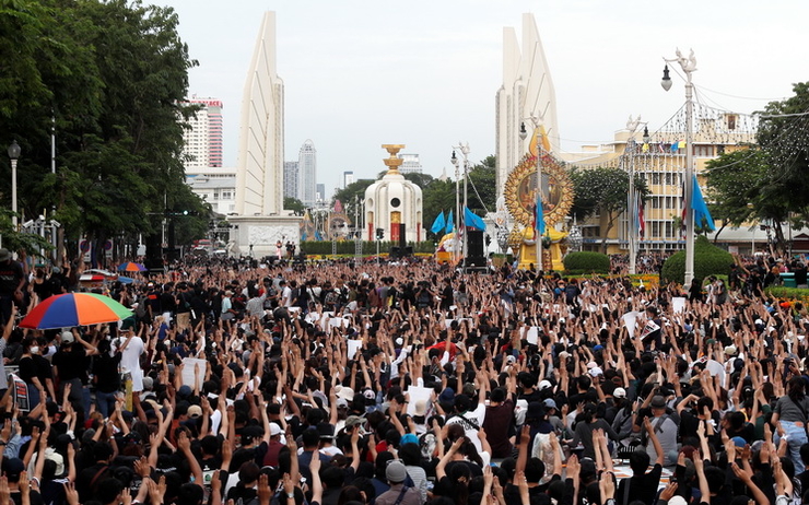 Manif Bangkok étudiants