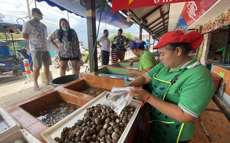 Marche-fruits-mer-Rayong