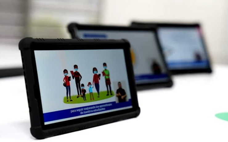 tablettes élèves péruviens fracture numérique