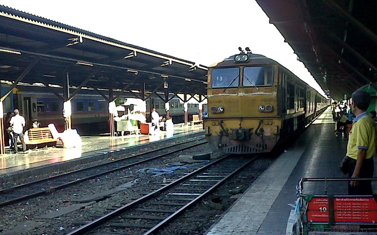 Train-Gare-Thailande