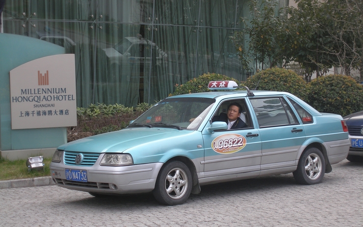 chinois-taxi-chine-automobile-batterie