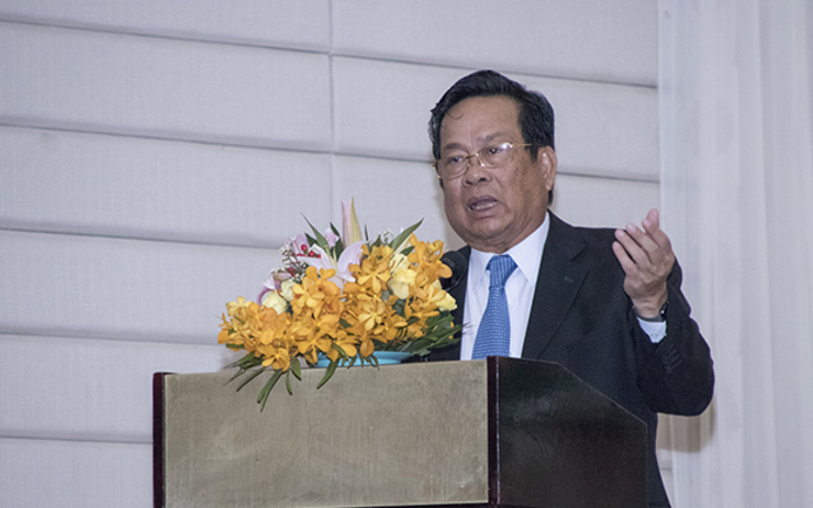 le ministre du travail Ith Sam Heng Cambodge