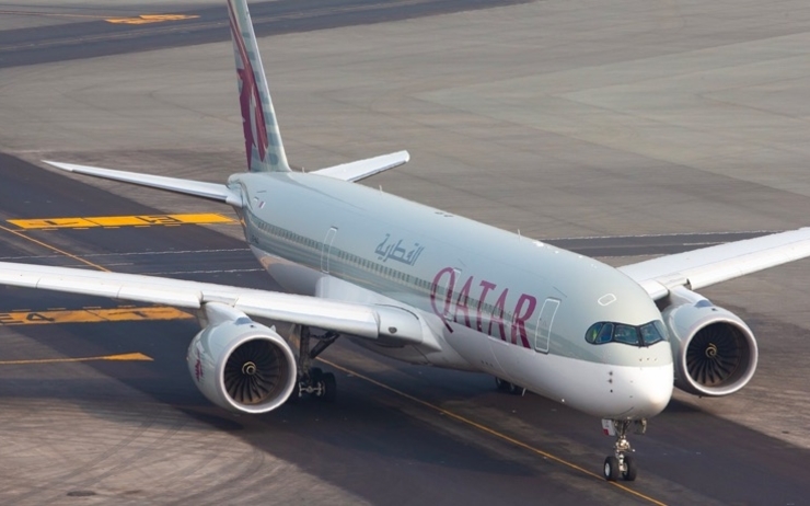 qatar airways vol auckland paris
