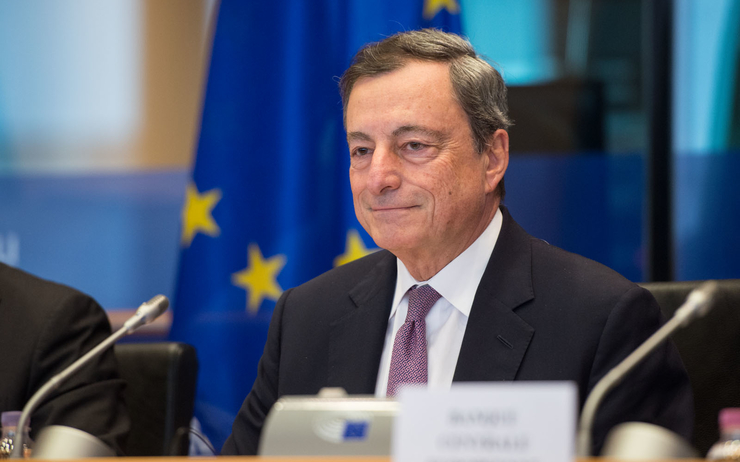 Mario Draghi, Président de la BCE, répond aux questions des députés sur les achats d’obligation, le bitcoin et les taux d’intérêt. 