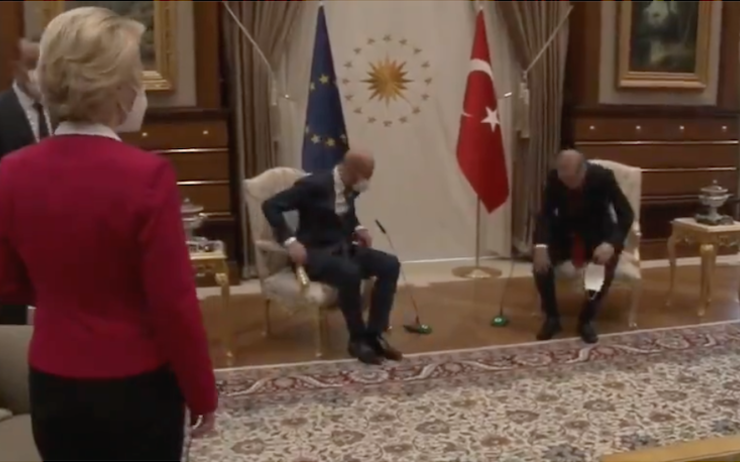 Ursula von der Leyen en réunion avec Charles Michel et Recep Tayyip Erdogan