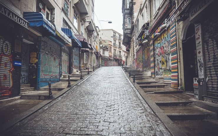 Une rue vide d'Istanbul