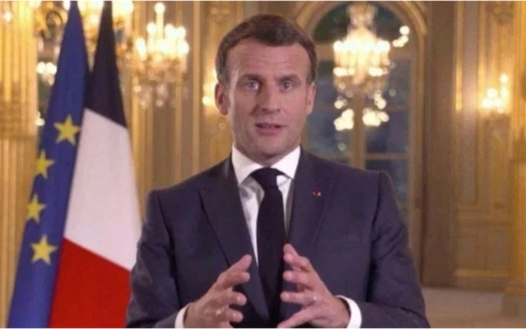 Emmanuel Macron invité de Face the Nation parle de la levée du travel ban