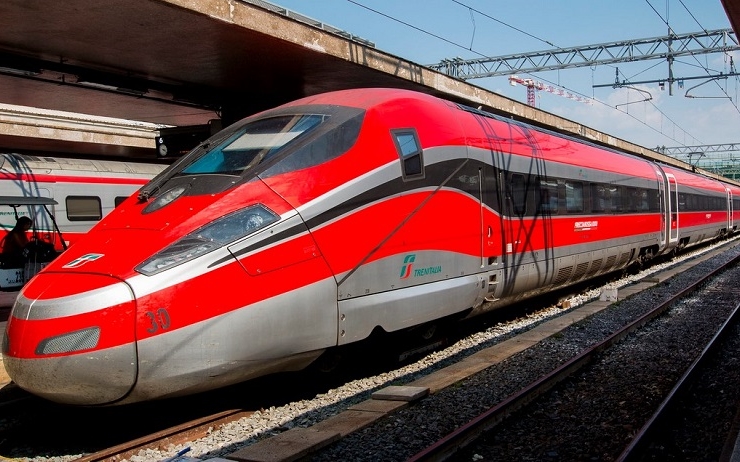 Un train Frecciarossa entre Milan et Rome