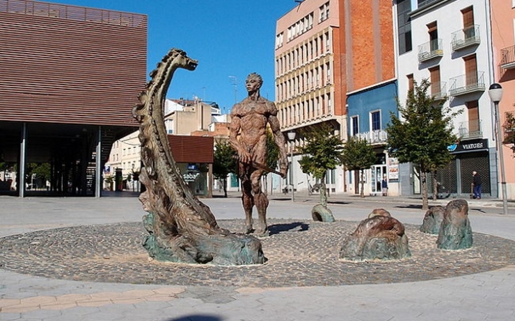 sculpture de Sant Jordi, à Figueres