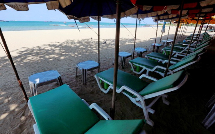 Les plages de Thailande desertees des touristes en raison de la crise du Covid