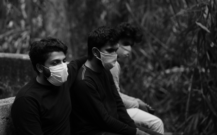 Une personne avec un masque à Chennai, où les cas de covid augmentent de plus en plus