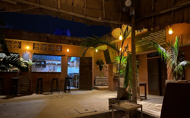 Le patio du Bar Jammin de Cotonou 