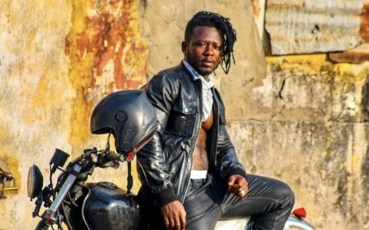 Charles Bada Bong’art artiste peintre et tatoueur au Bénin 