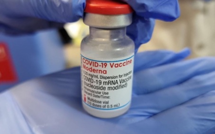 Flacon de 10 doses du vaccin Moderna