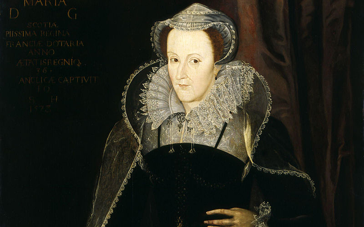 Mary reine des Ecossais vêtue de noir et portant un chapelet