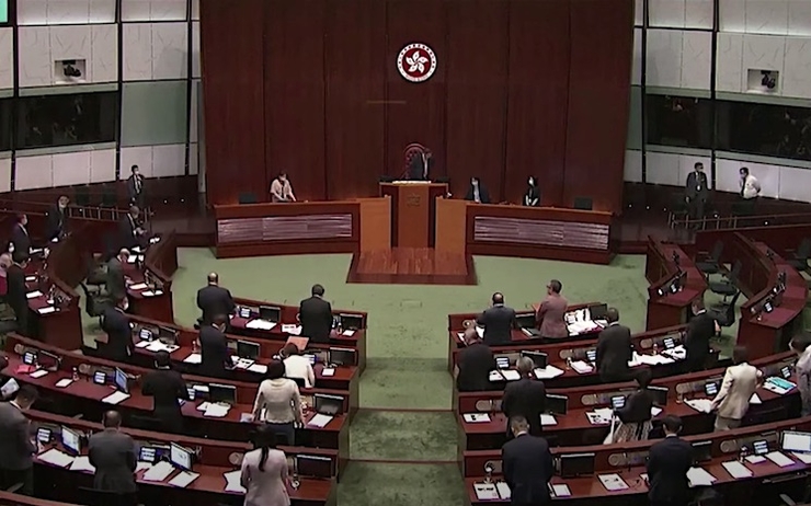 les députés de Hong Kong adoptent la réforme du système électoral