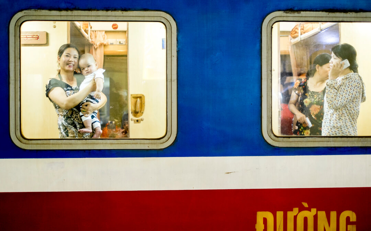 Le train transindochinois Hanoi-Saigon traverse le Vietnam lors d'un voyage de 33h